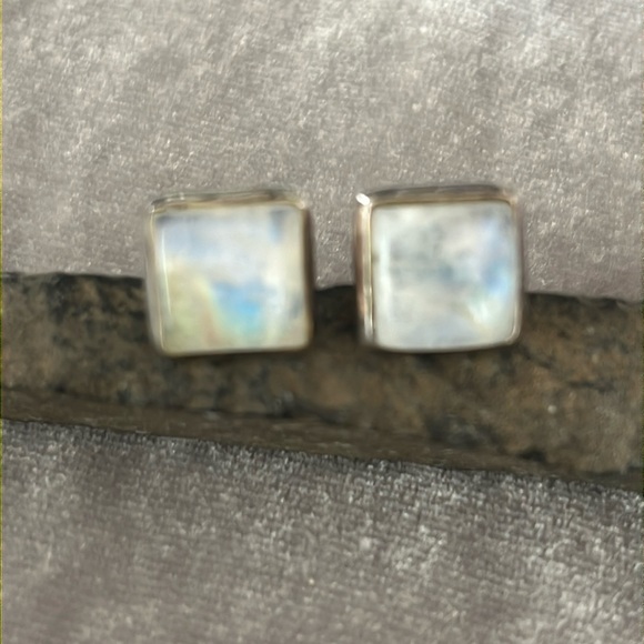 Sundance Curve Of The Moon Earrings - Picture 2 of 6